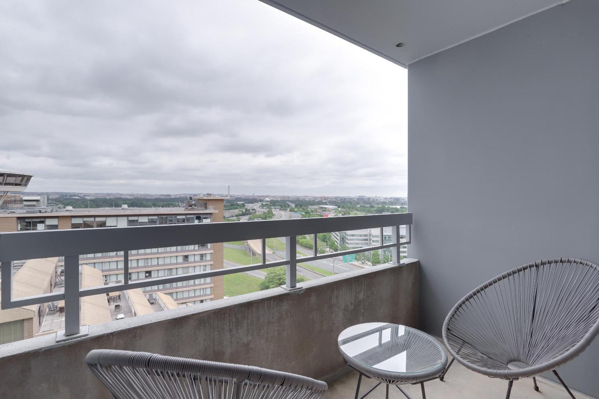 Unique Apartment In A Great Pentagon City Location アーリントン エクステリア 写真